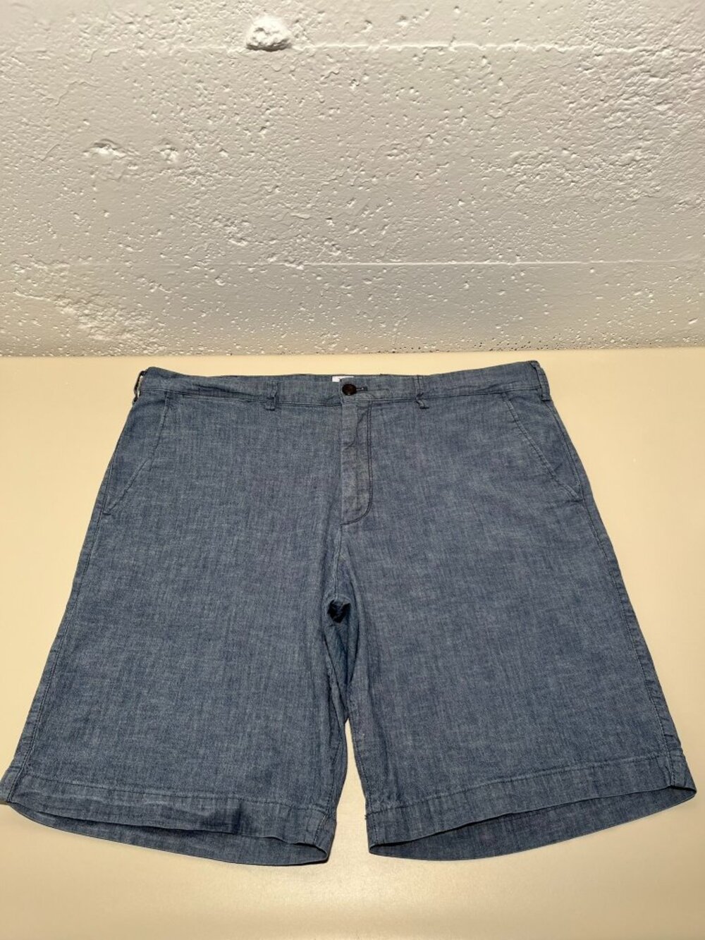 Gap Men's Essential Khaki Chambray Flat Front Shorts